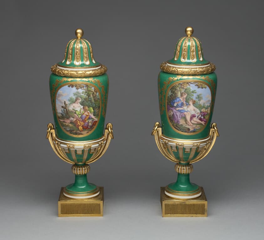 Pair of Vases (Vases à Pied de Globe)