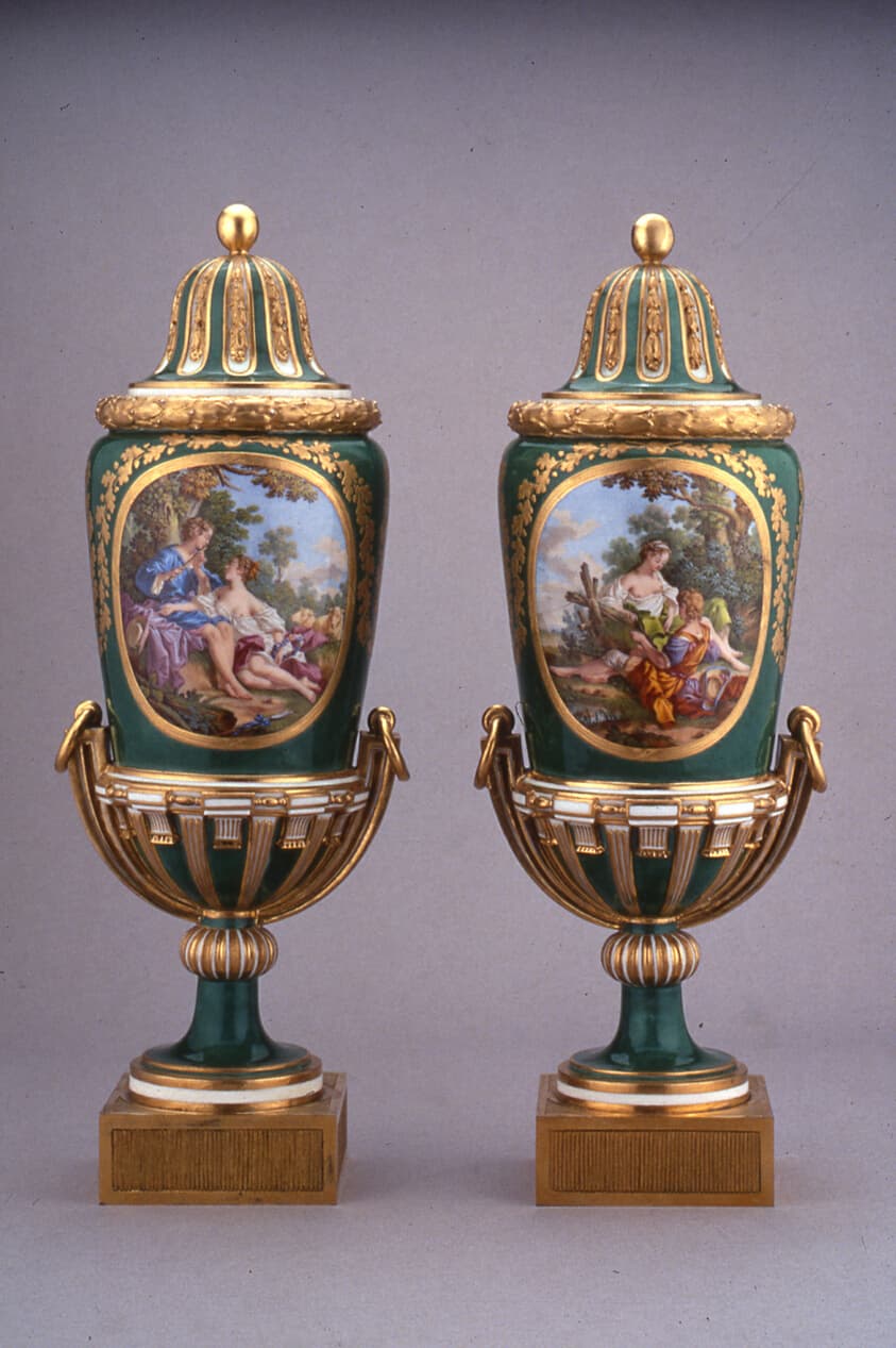 Pair of Vases (Vases à Pied de Globe)